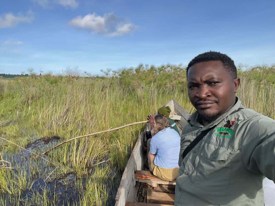 1-Day Mabamba Shoebill Birding Tour in Lake Victoria Entebbe - Switching to a small canoe in the swamp