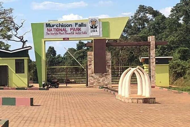 3 Days magical Murchison falls safari - The guides and the private vehicle