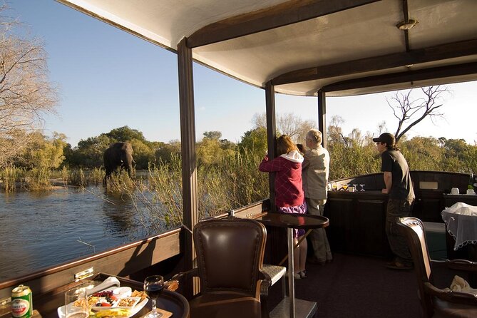 8-Day Classic Uganda Primates & Wildlife Tour - Day 3: Sunrise wildlife and the road to Bwindi