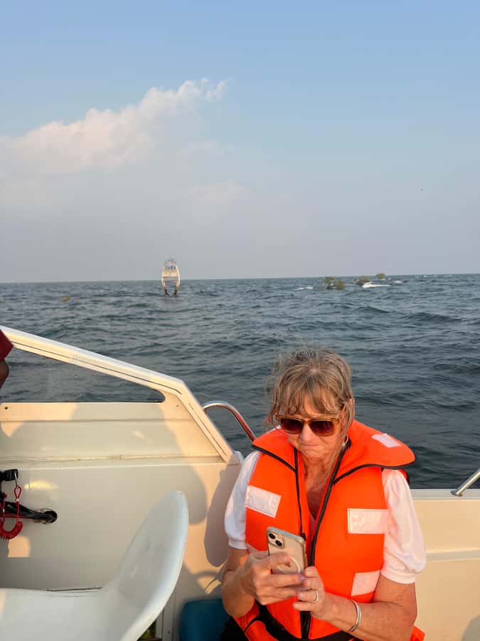 Entebbe: Equatar Line Tour & Victoria Lake Sunset Boat Ride - Guides, captains, and the quality of the experience