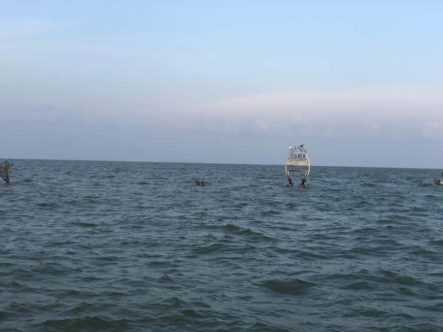 Entebbe: Equatar Line Tour & Victoria Lake Sunset Boat Ride - What the $130 price really buys you