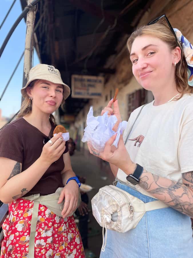 Kampala: Female-Guided Walking Tour - A short stop with room for questions