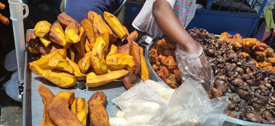 Kampala: Three-Hour Food Tour - Ugaroll and the first taste of rolex