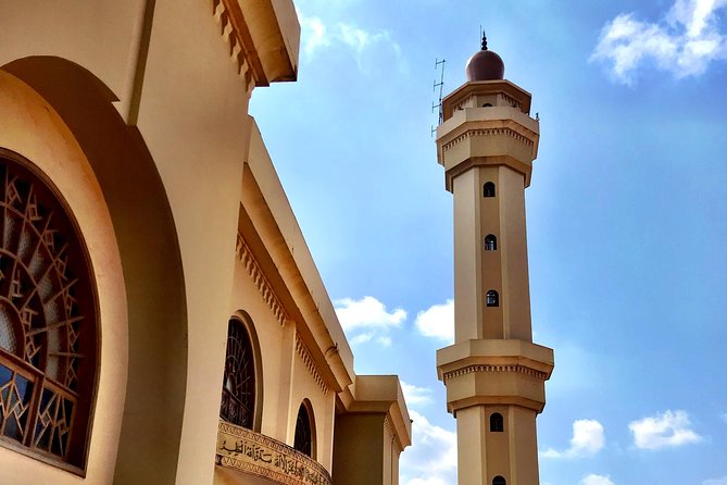 Kampala Urban Adventure - Walking Tour - Finishing among the taxis and tight streets