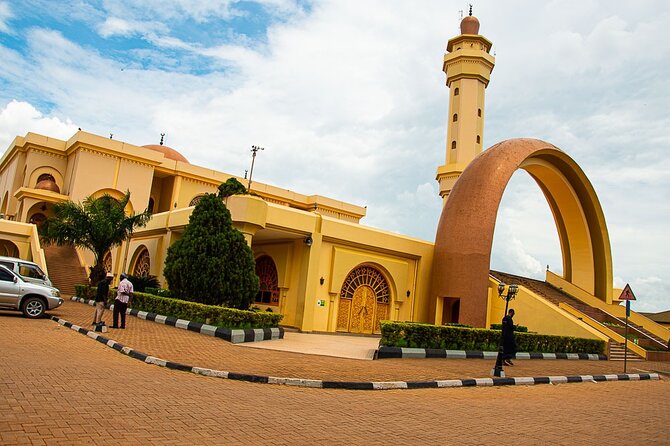 Safe Motorbike Tour in Kampala (Boda Boda Tour) - Kampala’s central monuments in one final hour